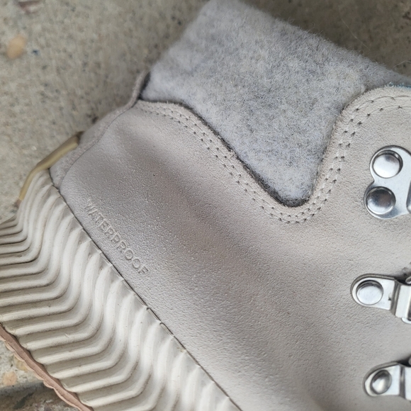 Sorel Out N About III Conquest Waterproof Suede Boot Shoes NL4435-191 Womens 8 - Picture 11 of 13